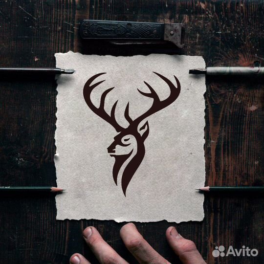 Графический Дизайнер, Разработка логотипа