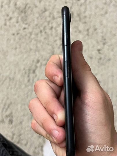 iPhone SE (2022), 64 ГБ