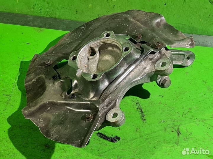 Кулак передний левый BMW 5-serie E60/E61