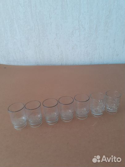Графин, рюмки, стаканы