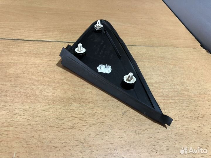 Накладка правого крыла Форд Фокус 2