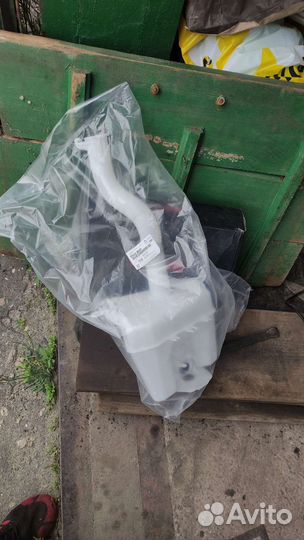 Бачек стекло омывателя Hyundai Tucson 2008