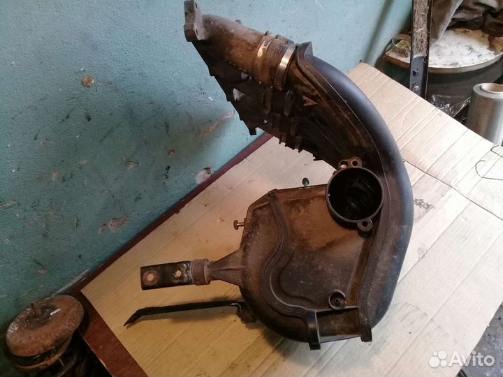 Коллектор впускной 1.8 ARG Volkswagen Passat B5