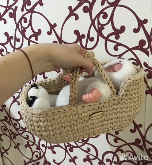 Вязаная люлька для куклы