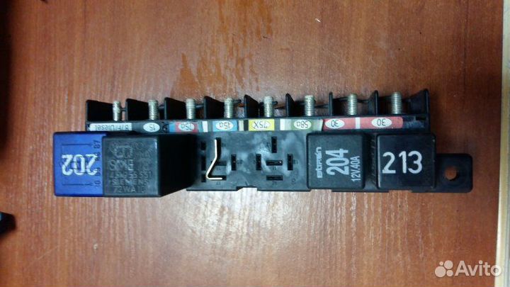 Блок предохранителей Audi A4 1.6 1998