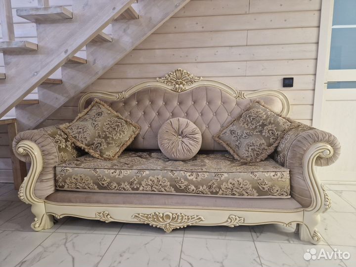 Диван царский в стиле барокко