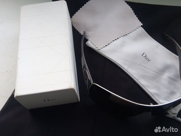 Солнцезащитные очки от дома Dior