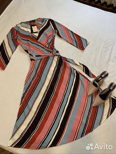 Платье женское летнее Prettylittlething, 42 новое