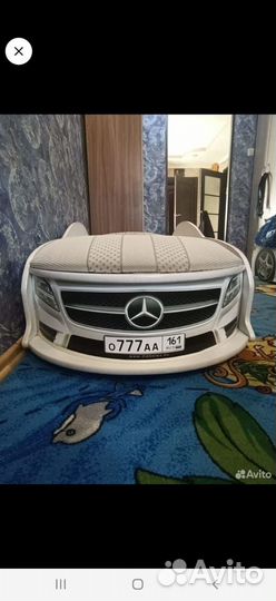 Детская кровать машина