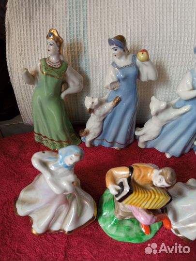 Фарфоровые статуэтки. Царевна. Дулево. Перепляс