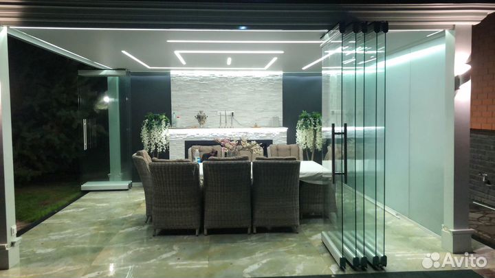 Безрамное остекление ресторанов