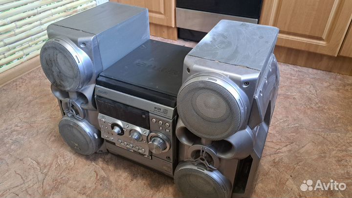 Музыкальный центр Aiwa б/у на запчасти