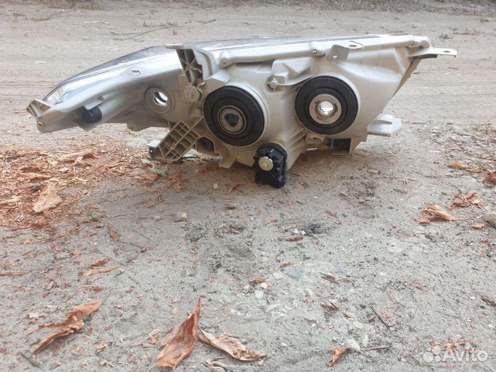 Фара левая Toyota highlander целая новая