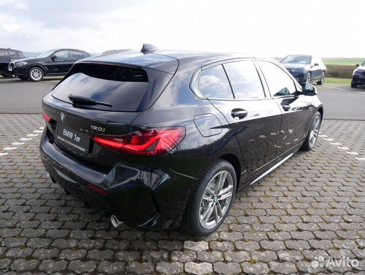 BMW 1 серия 2.0 AMT, 2023, 2 500 км
