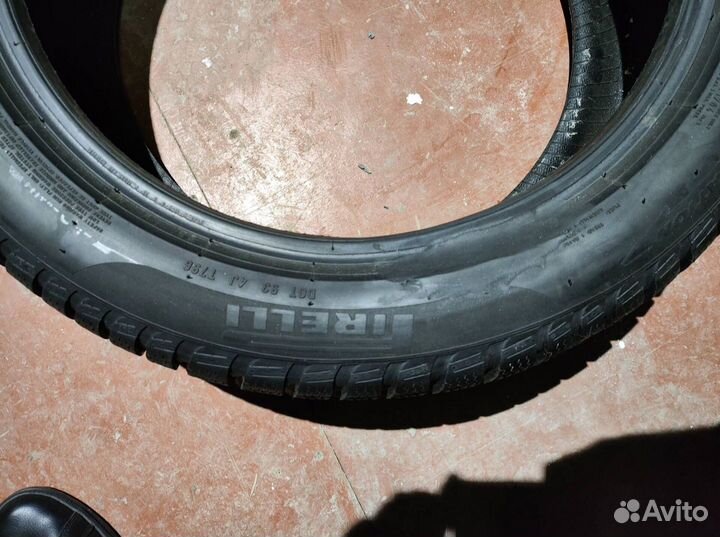 Pirelli Winter Sottozero 3 245/45 R18 100V