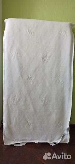 Детская кроватка + ящик + матрас + наматрасник