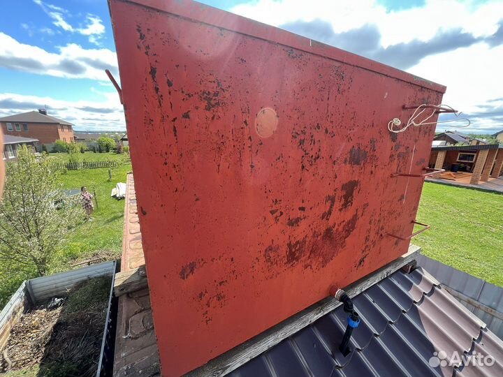 Металлический бак для воды бу