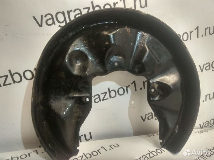 Щит опорный задний правый Audi A8 (D3) II рестайли