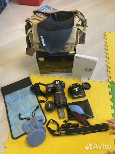 Зеркальный фотоаппарат Nikon D90