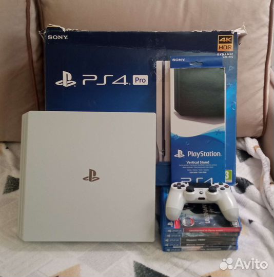 Sony Playstation 4 Pro белая