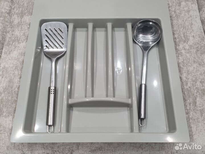 Полка под столовые приборы