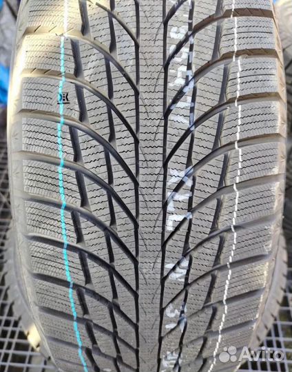 Kumho WinterCraft Ice Wi51 215/55 R17 98T