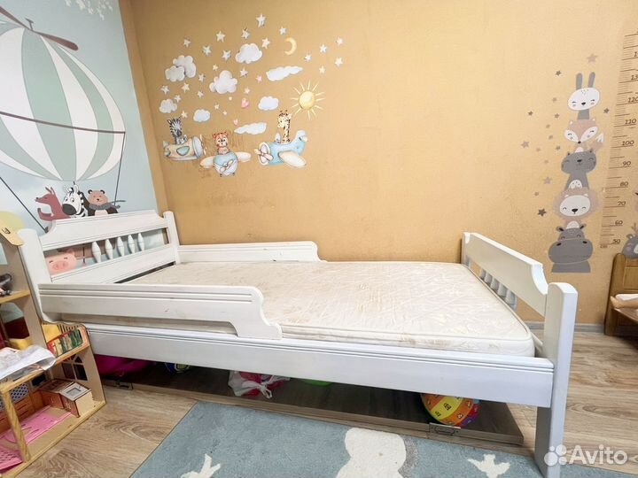 Кровать односпальная с матрасом бу 90x210