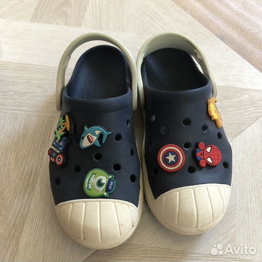 Сандалии crocs J2