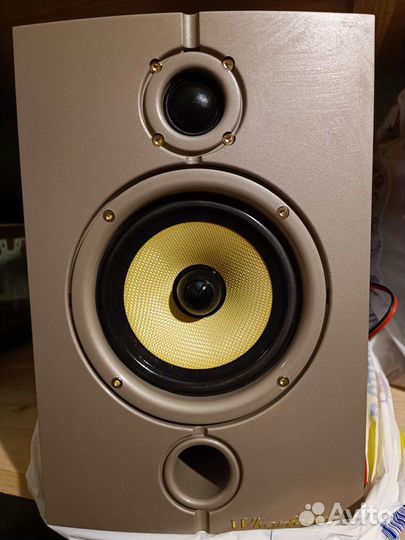 Полочная акустическая система Wharfedale Diamond 8