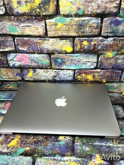 Macbook pro 13 8/256gb, MacOs Monterey 2021год