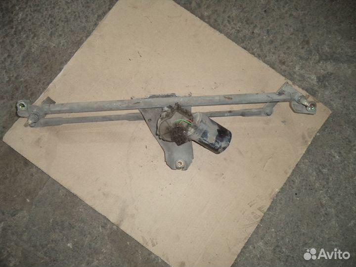 Трапеция стеклоочистителей VW Golf-3