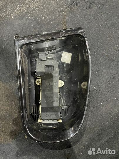 Мерседес w203 купе накладка правого зеркала