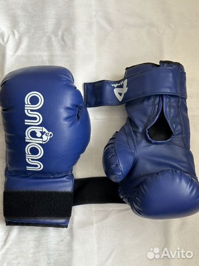Боксерские перчатки