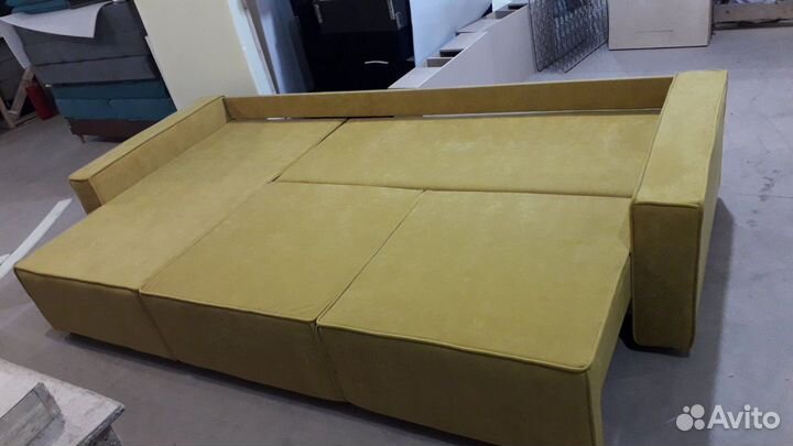 Диван с оттоманкой