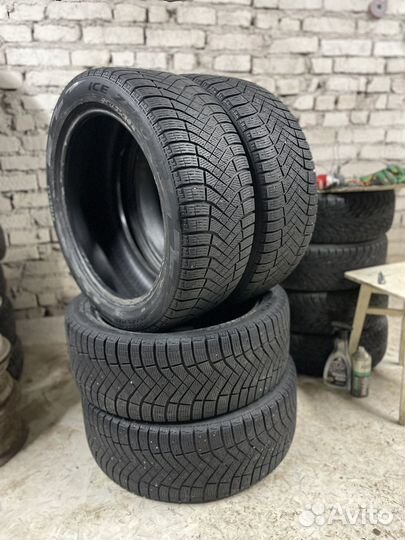 Pirelli Ice Zero FR 245/45 R19 102H