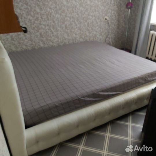 Кровать с матрасом 220 / 200 двухспальная евро