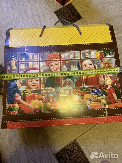 Коробка подарочная новогодняя