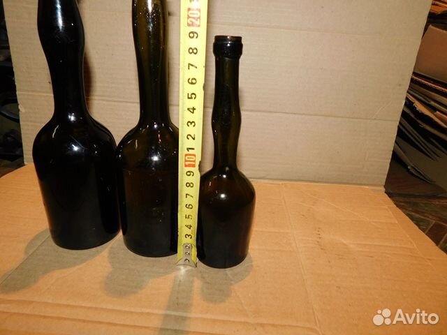 3 старинные бутылки и водка 