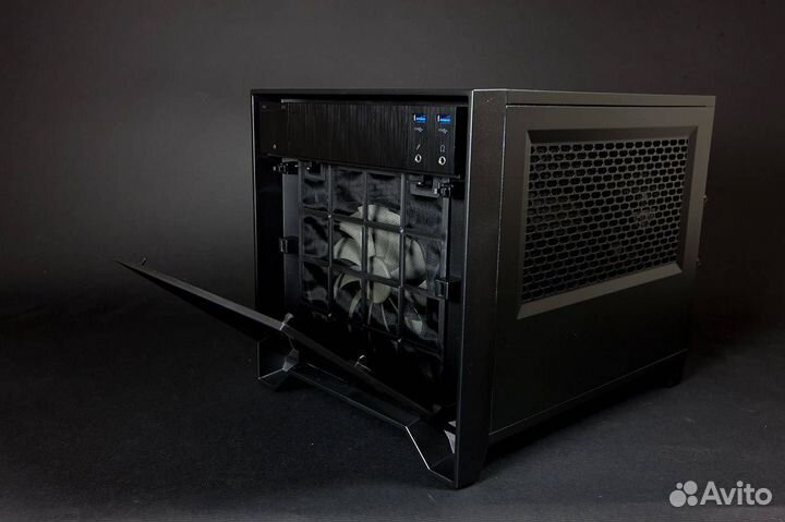 Корпус Corsair Obsidian Series 250D