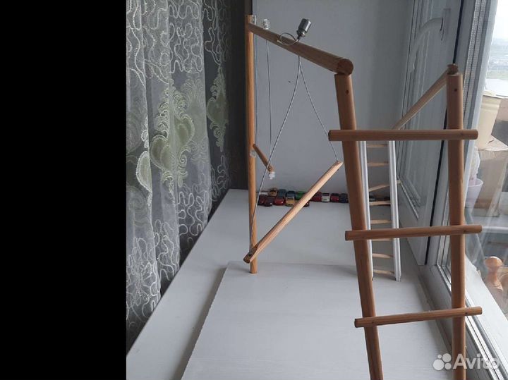 Стенд для попугаев