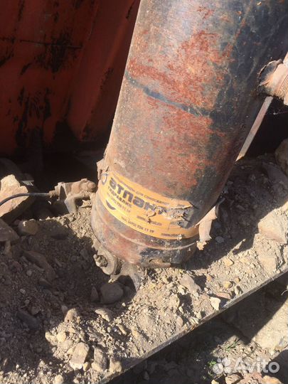 Продам цилиндр кузова