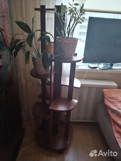 Подставка под цветы