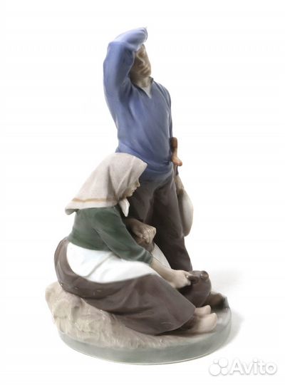 Фарфоровая фигура 