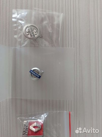 Значки volvo. Цена за 1 шт