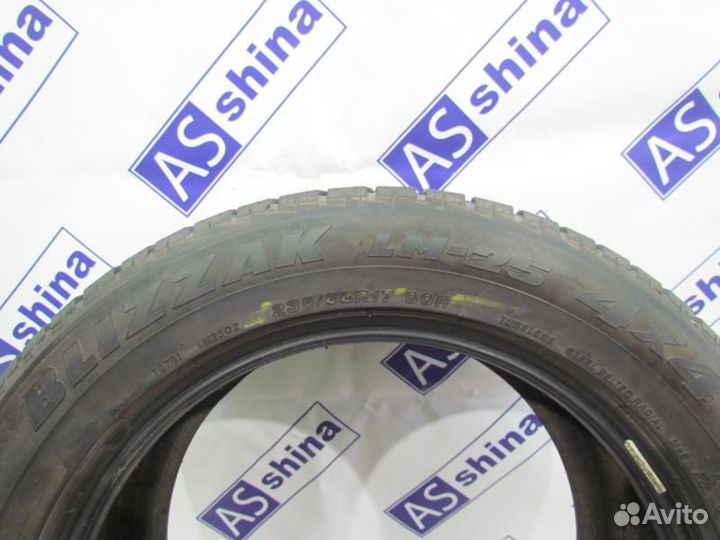 Bridgestone Blizzak LM-25 4x4 235/55 R17 99G
