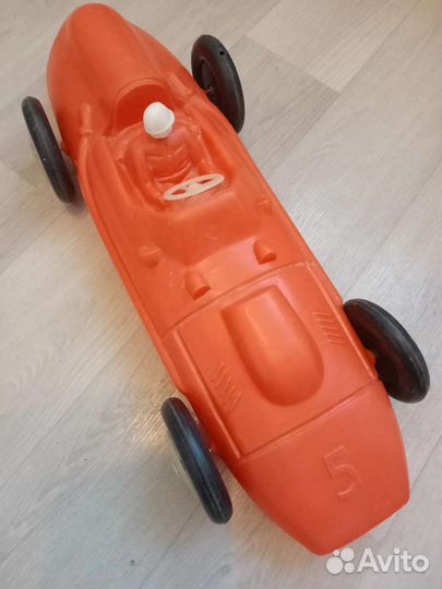 Гоночный болид