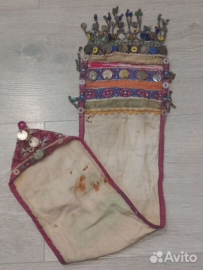 Женский национальный головной убор