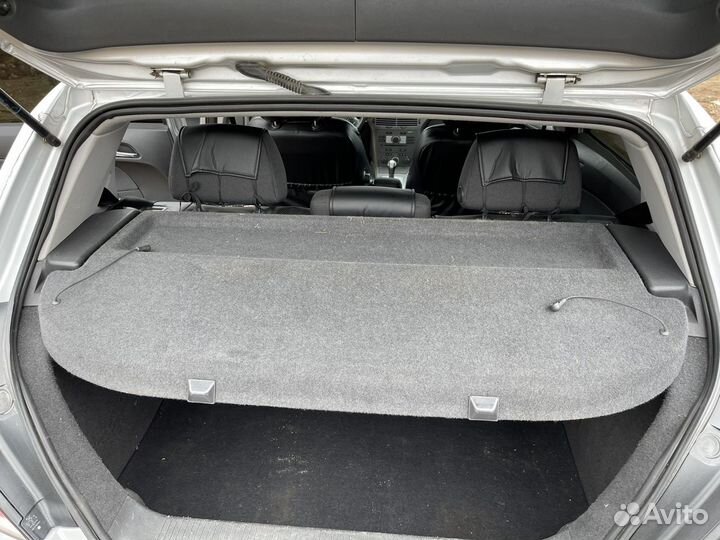 Задняя полка на Opel Astra H