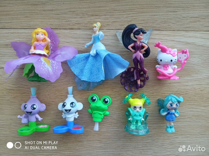 Игрушки из киндер-сюрприза, смурфики и обмен