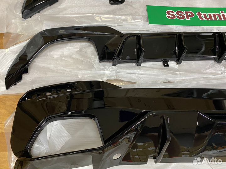 Диффузор+спойлер черный глянец на BMW G20